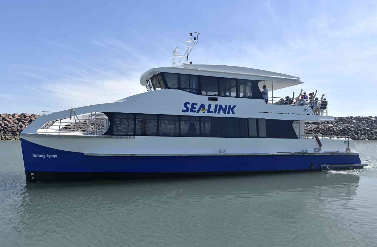 Darwin Harbour Cruise & Picnic SeaLink NT